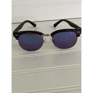 PANAMA JACK CHARCOAL POLARIZED SUNGLASSES WITH WOOD GRAIN ARMS 100% UVA & UVB